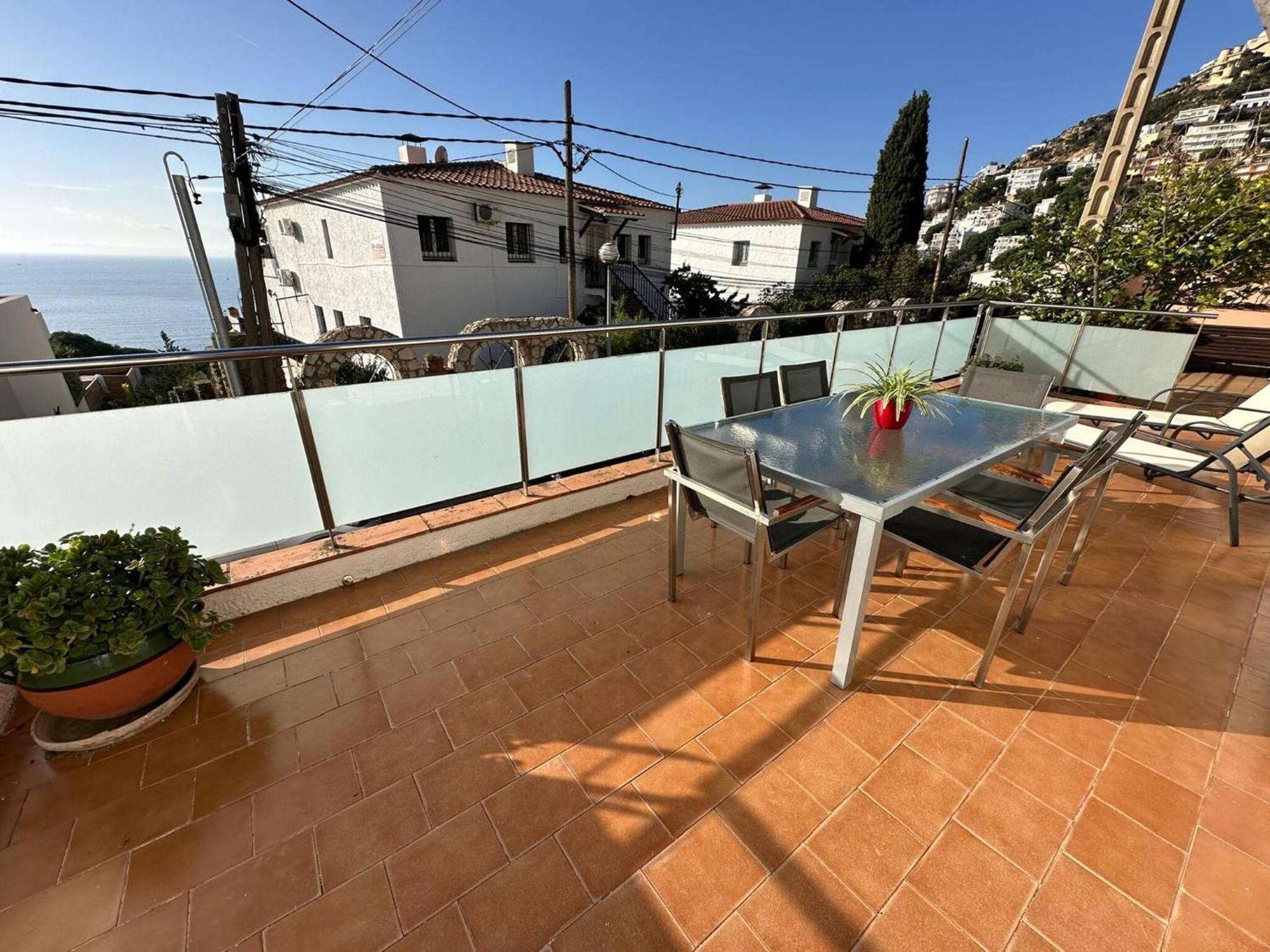 Bonito Cerca De La Playa Con Gran Terraza Av-04 Roses