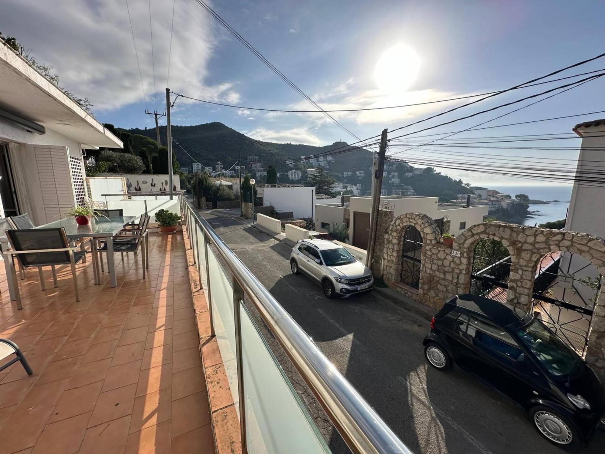 Bonito Cerca De La Playa Con Gran Terraza Av-04 Roses